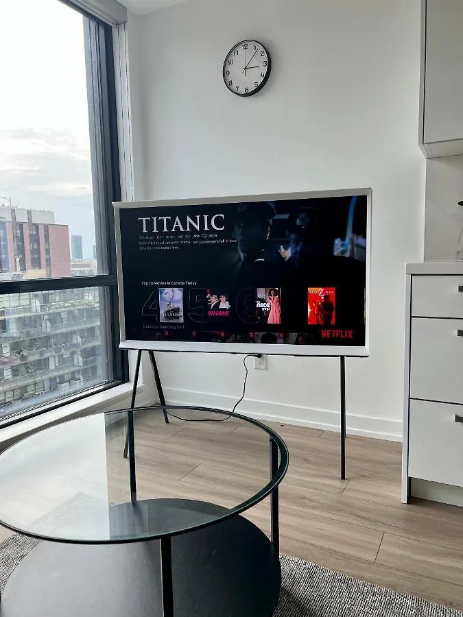 Perfectly Located Cozy Open-Concept Condo Toronto Apartment